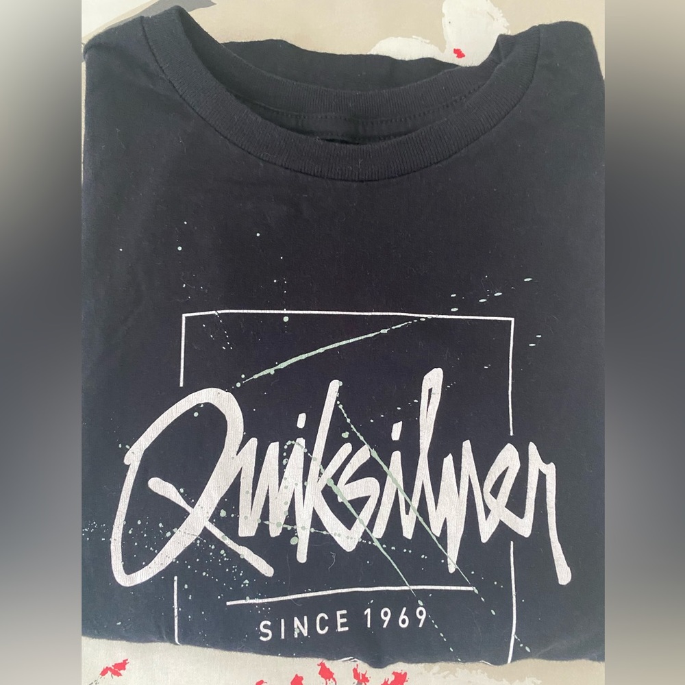 Quicksilver shirt for kids perfect conditions